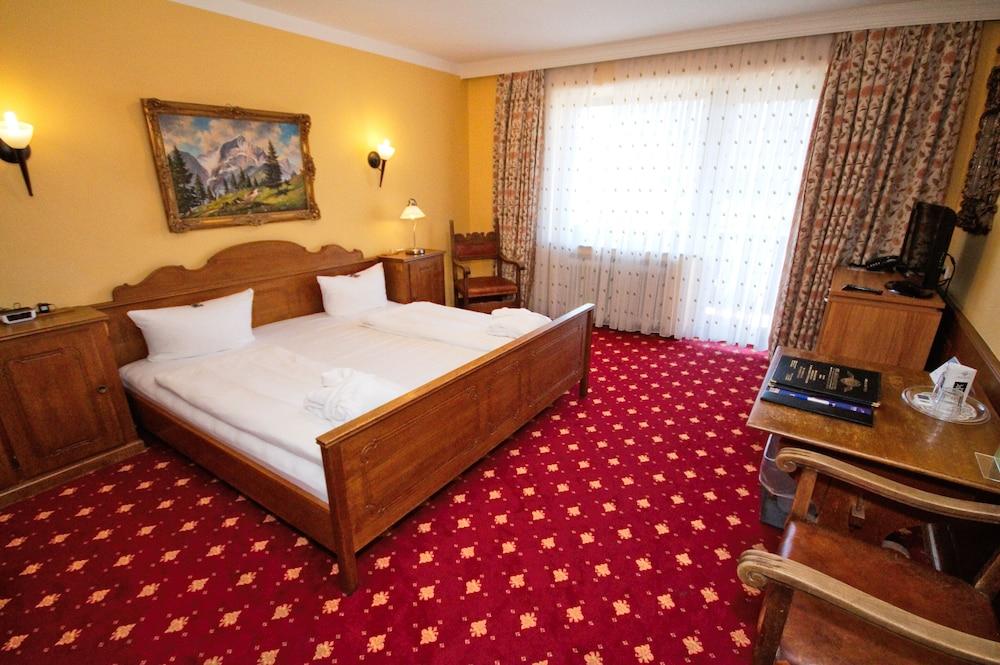 Atlas Grand Hotel Гармиш-Партенкирхен Екстериор снимка